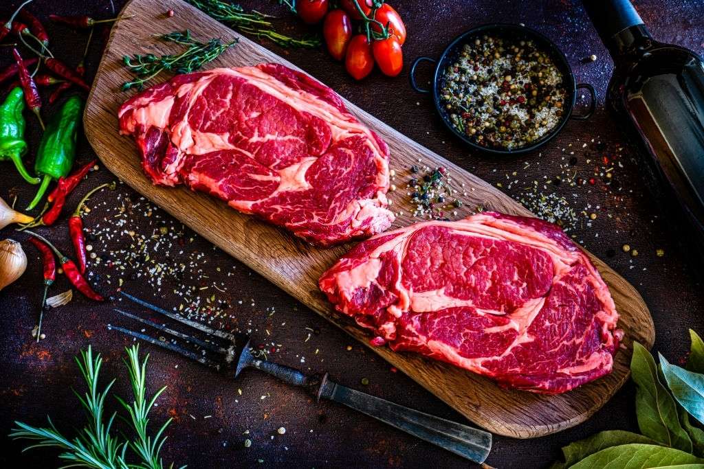 Wagyu vs Angus vs Kobe Beef (Differences & Health Benefits)