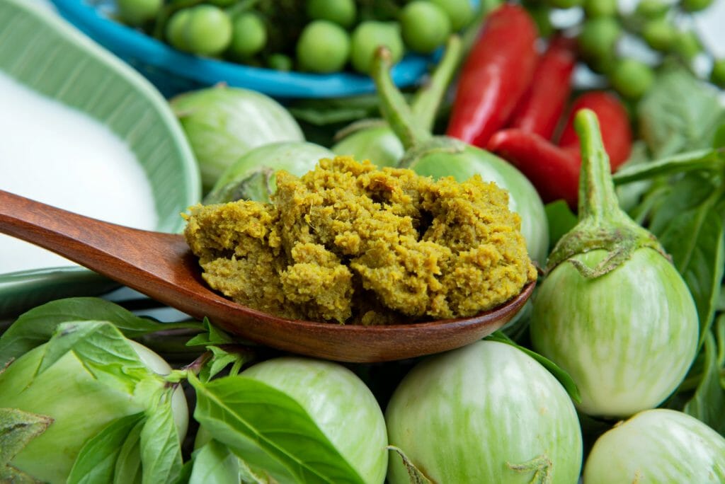 Does Curry Paste Go Bad? (Preservation & Lifespan)