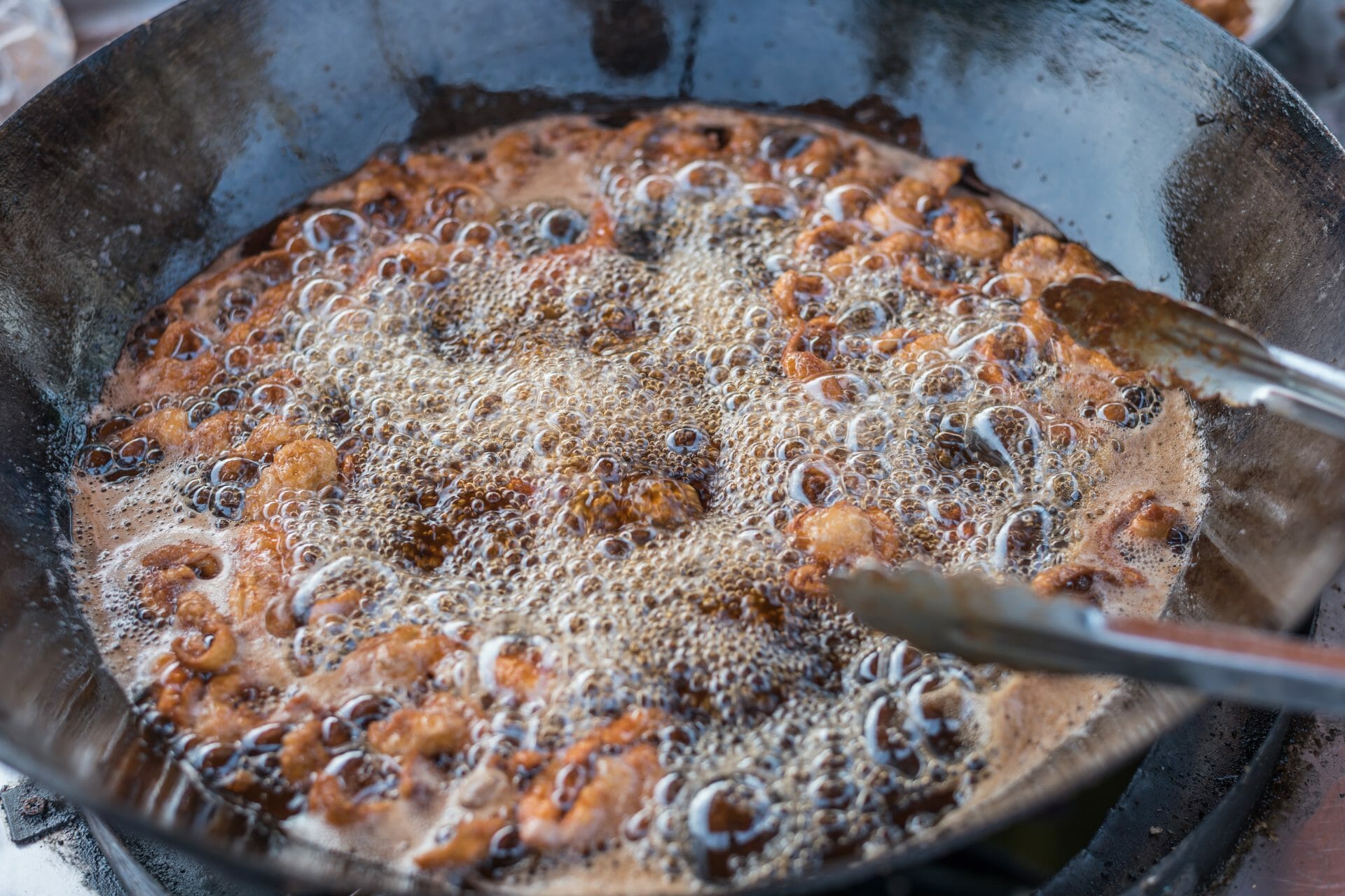 Can You Mix Peanut Oil and Vegetable Oil?